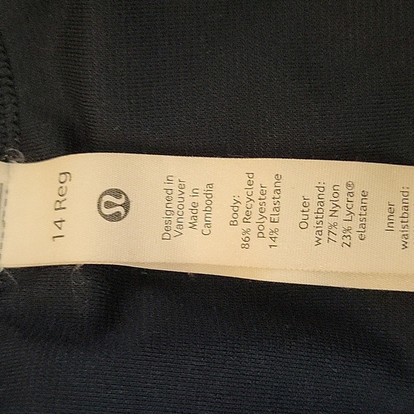 Lululemon Women's Navy Workout Shorts - Picture 4 of 5